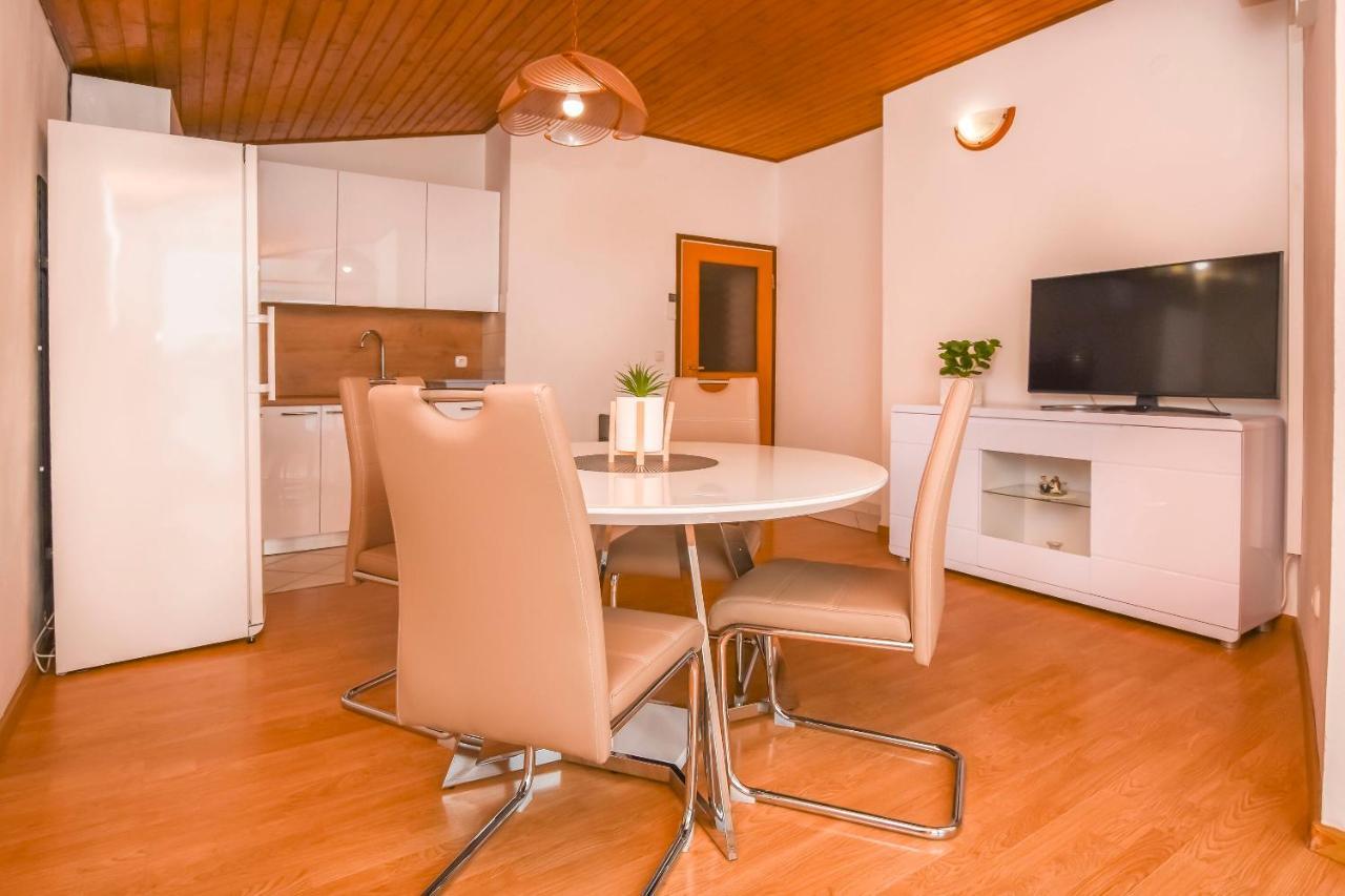 Apartment Mira Примоштен Номер фото