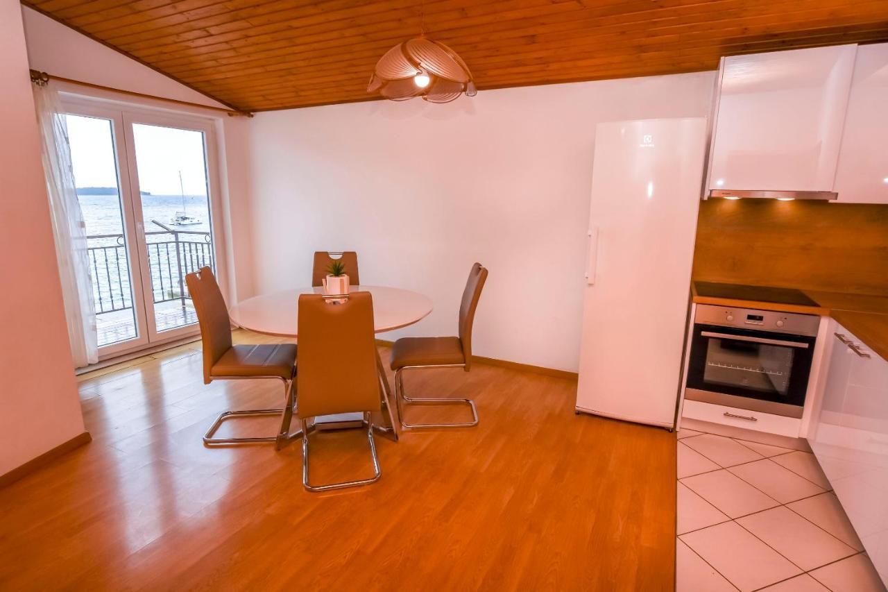 Apartment Mira Примоштен Номер фото
